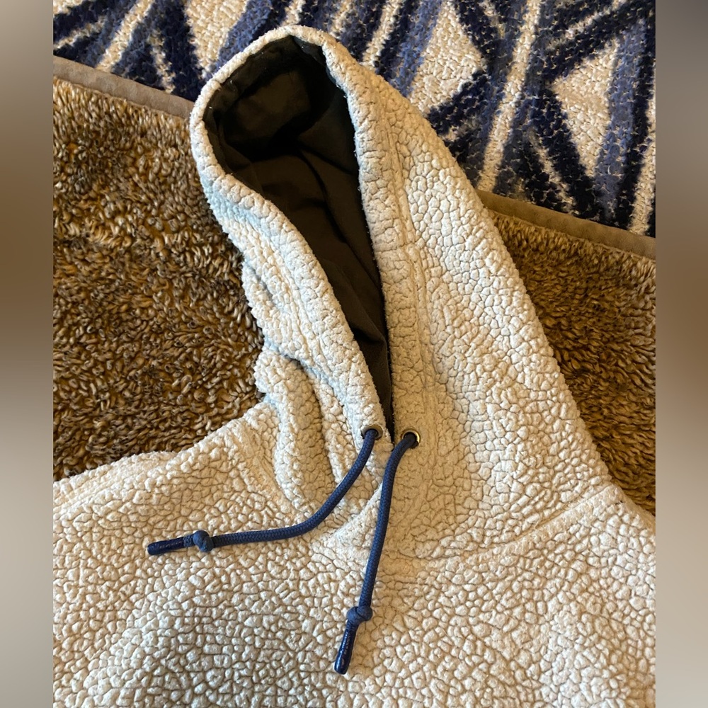 Chubbies Cream Sherpa Men’s Cozy Cream Hooded Sweater - Size Medium - Picture 2 of 4